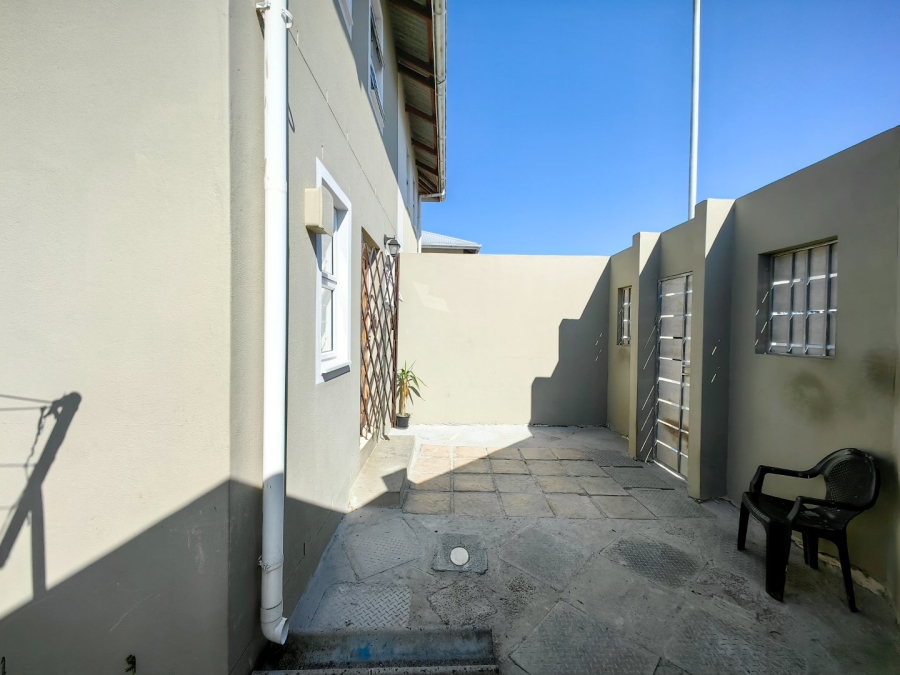 2 Bedroom Property for Sale in Harmony Village Western Cape